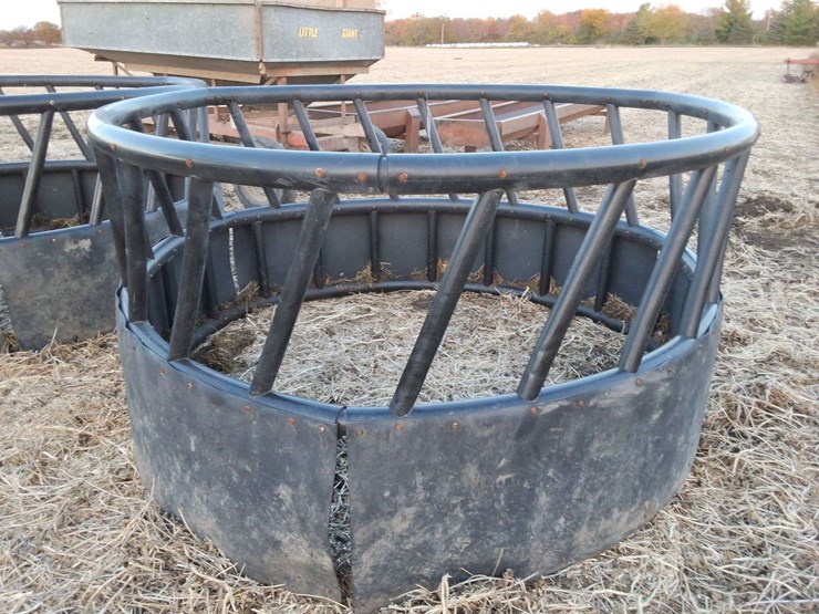 heavy-duty-poly-round-bale-feeder-image-2