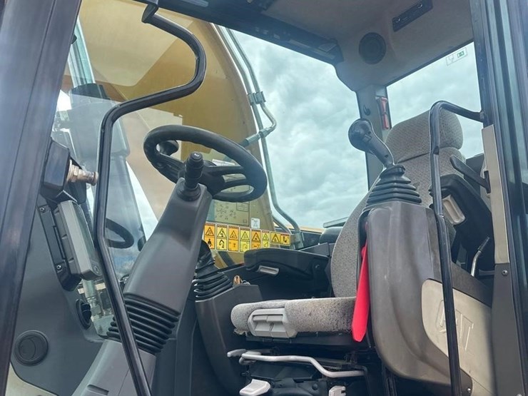 2017-caterpillar-m316f-image-26