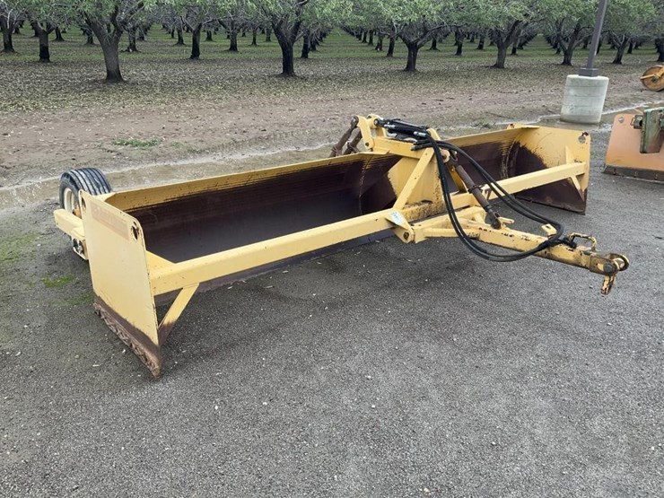 porters-14'-pull-box-scraper-image-2