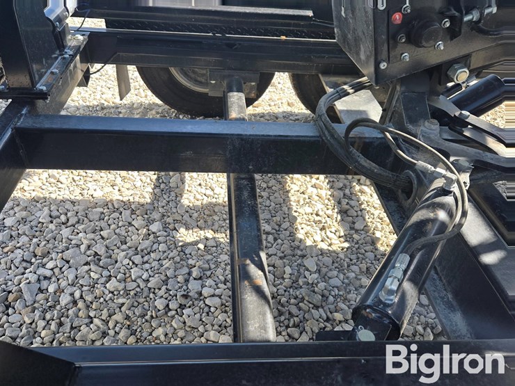 2023-j&m-c450-4-box-seed-tender-image-18