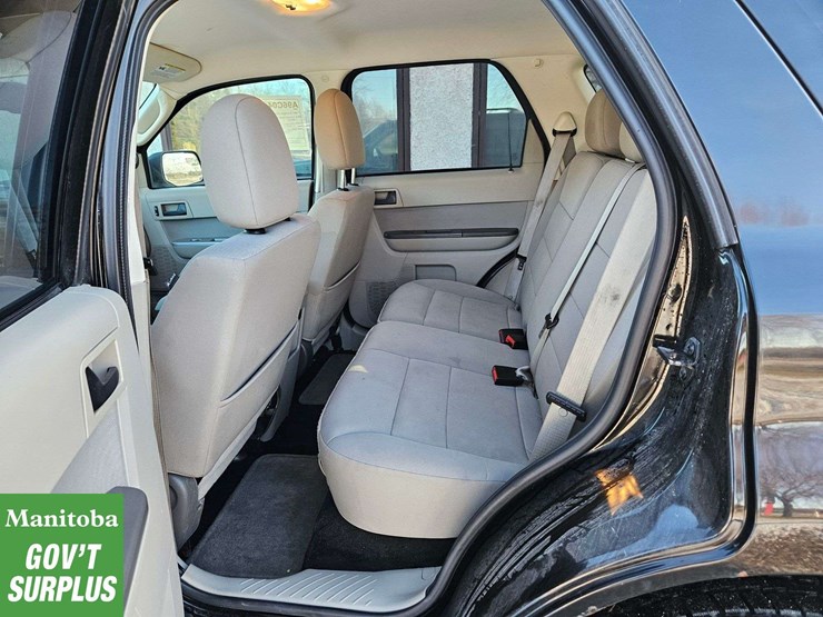 2012-ford-escape-hybrid-image-27