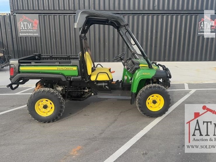 2021-john-deere-gator-image-2
