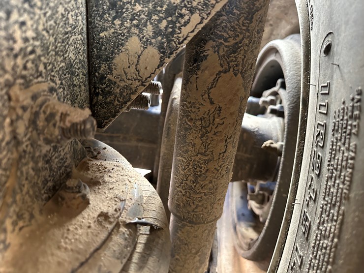 #33704-•-2011-mack-cxu-t/a-sleeper-truck-tractor-1m1aw09y8bm013165-image-21