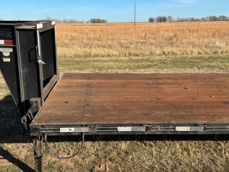 2008-titan-trailer-image-3