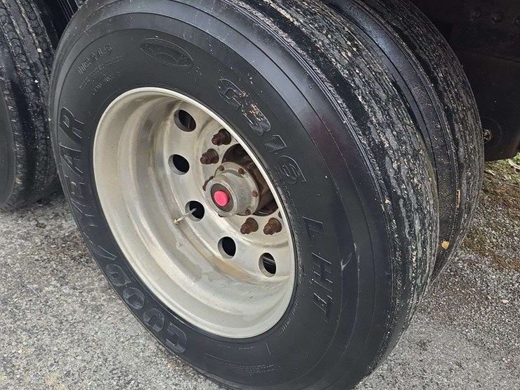 2012-timpte-supper-hopper-image-18