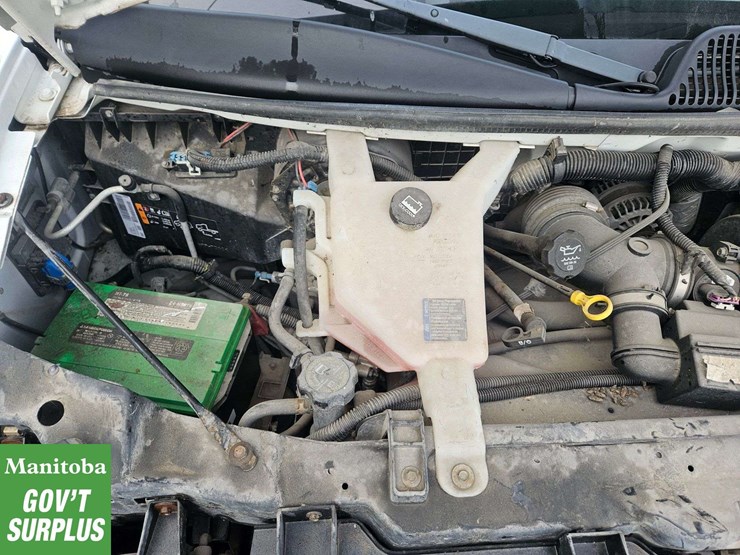 2011-chevrolet-express-1500-image-19