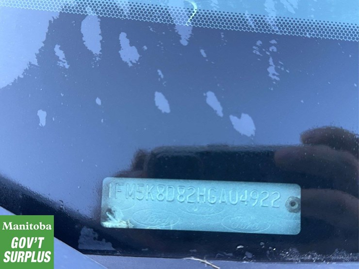 2017-ford-explorer-image-14