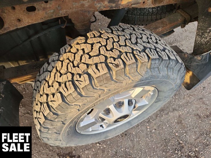 2015-chevrolet-silverado-2500hd-image-29