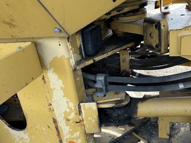 2004-caterpillar-928g-image-16