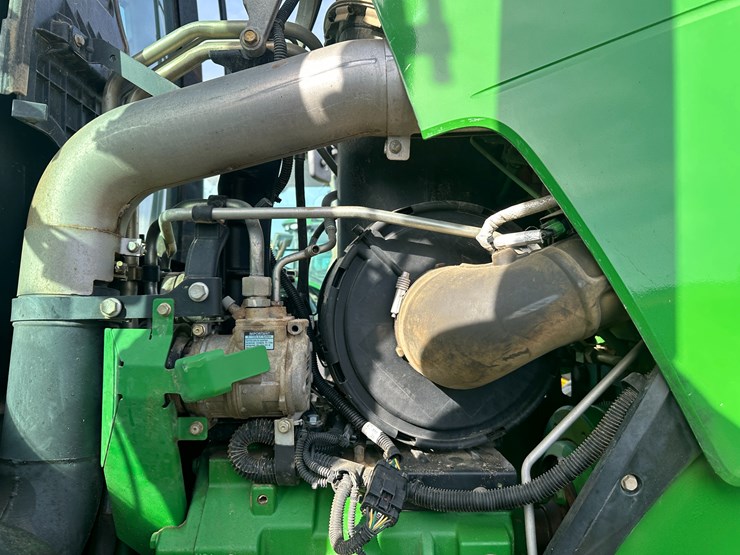 2013-john-deere-8285r-image-42