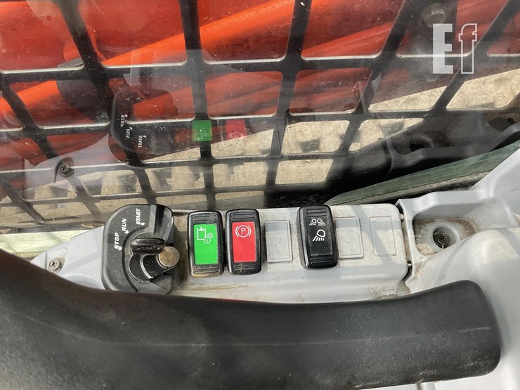 2020-kubota-svl95-2s-image-17