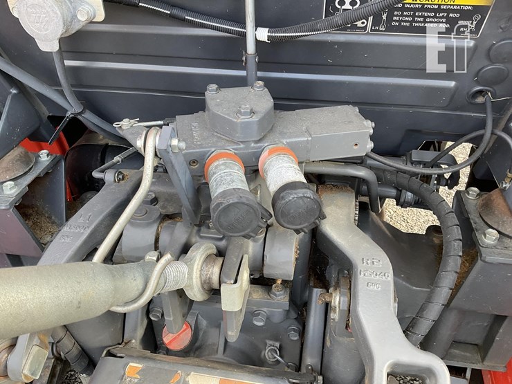 2016-kubota-m7060hdc-image-15