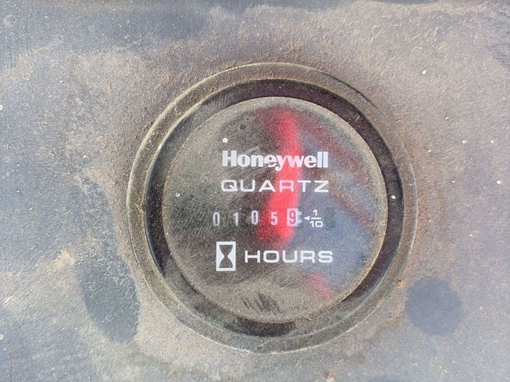 2015-skyjack-sj3215-electric-scissor-lift-105.9-hours,-everything-works-as-it-should,-21ft-working-height-image-10