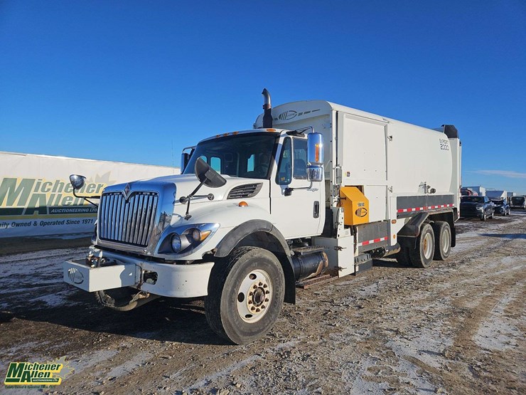 2009-international-workstar-7400-image-1