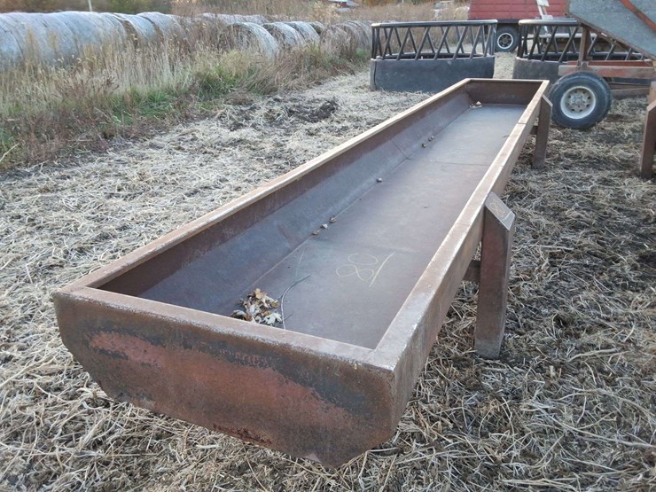 steel-feed-bunk-on-legs,-20ft,-38''-wide-image-3