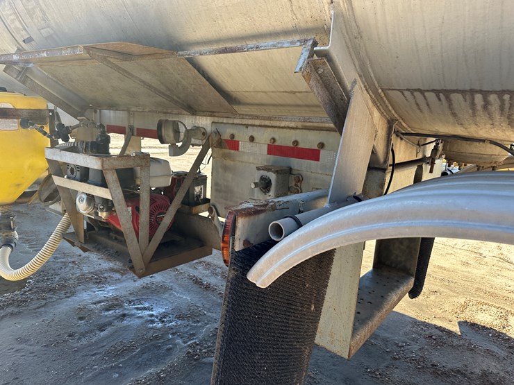 1986-fruehauf-tanker-image-40