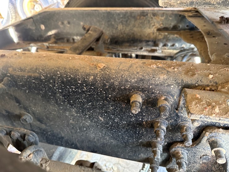 #33712-•-2011-mack-cxu-t/a-sleeper-truck-tractor-1m1aw09y5bm013138-image-20