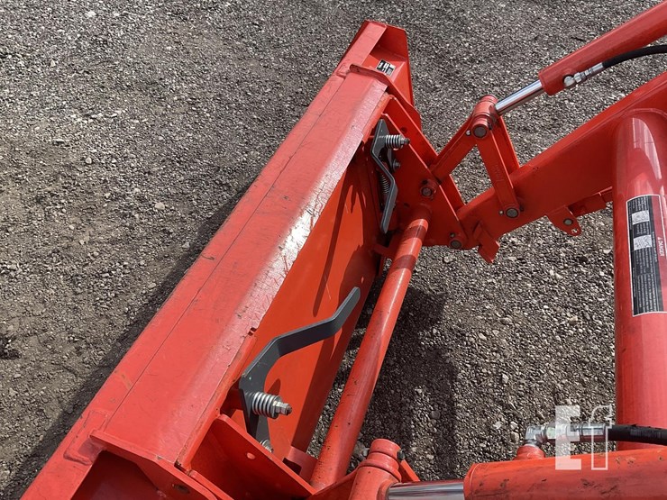 2020-kubota-mx5400-image-10