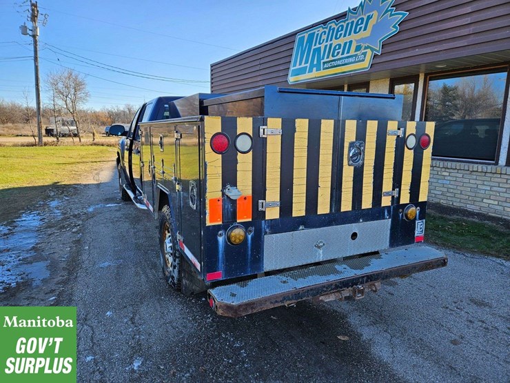 2012-chevrolet-silverado-2500hd-image-3