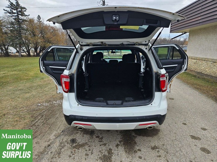 2017-ford-explorer-xlt-image-14