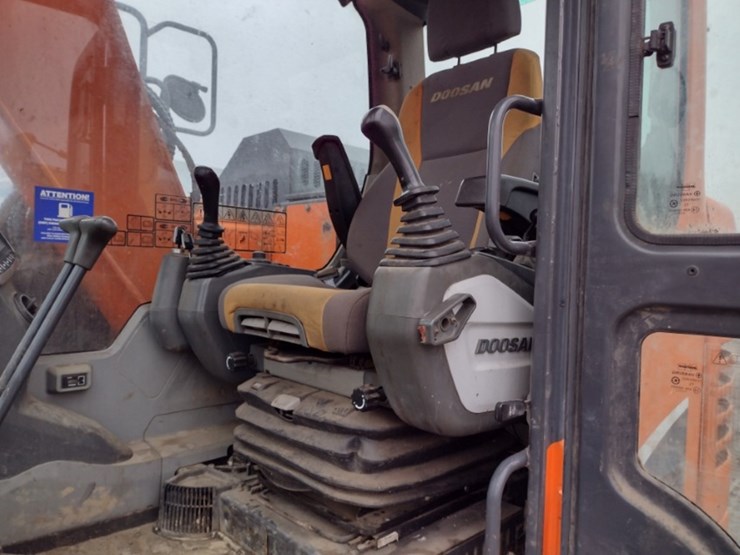 doosan-dx140-excavator-(qea-4093)-image-13