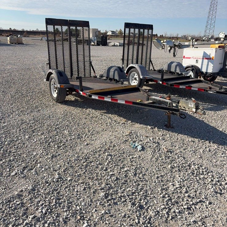 2014 2'' Ball Pull Type Trailer, Single axle with ramps, 3500lb axles