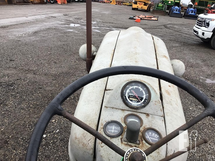 1956-ford-960-image-12