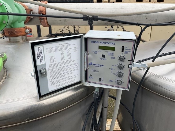 set-of-(2)-lakos-48"-s.s.-media-filter-pots-image-7