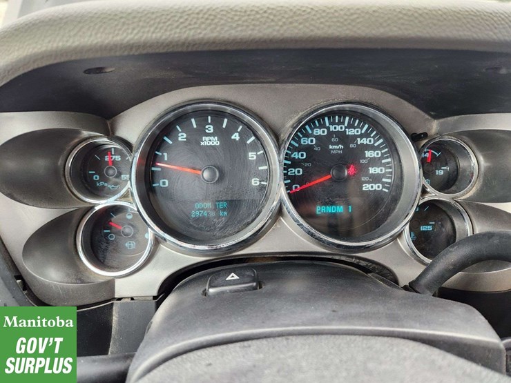 2012-chevrolet-silverado-2500hd-image-23