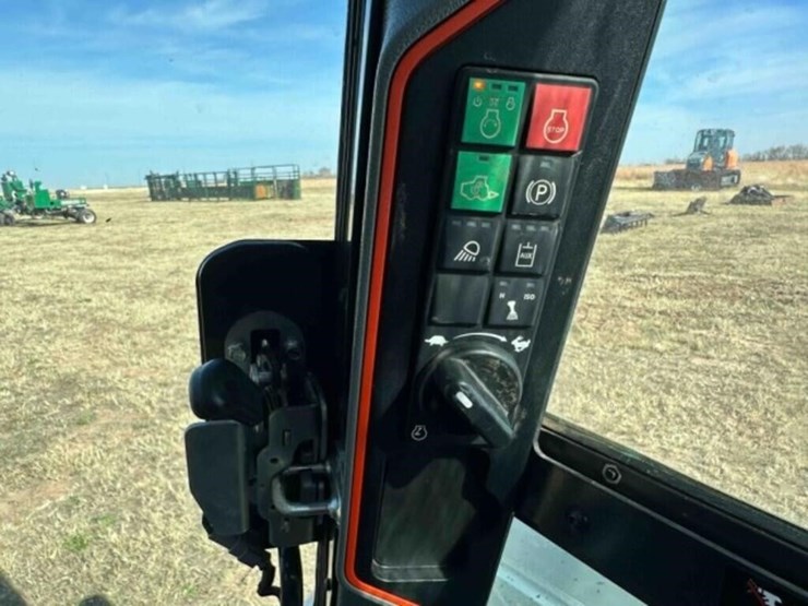 2025-bobcat-t86-image-26