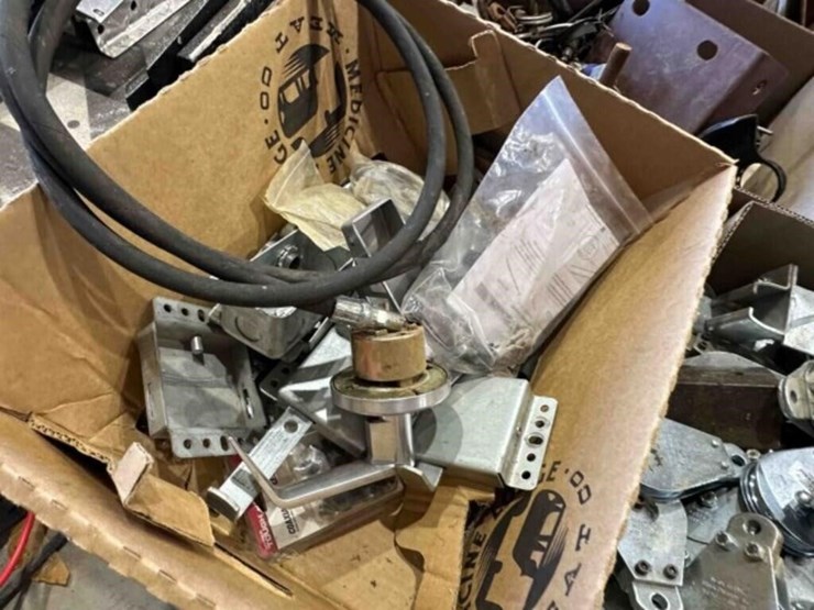 assorted-hardware--nuts,-bolts,-rope,-etc.-image-3