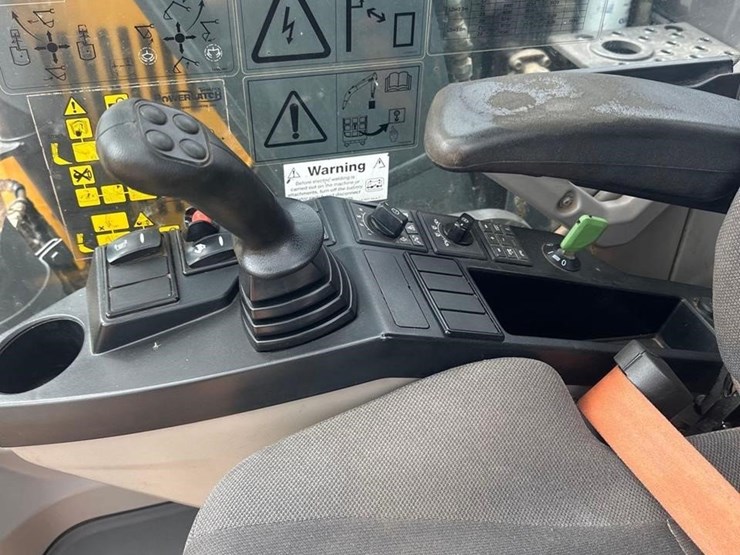 2021-volvo-ecr145el-image-23