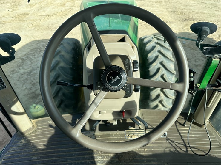 2013-john-deere-8285r-image-47