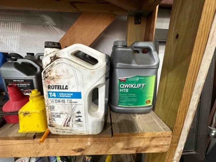 contents-of-shelf--oils,-filters,-funnels,-fluids-image-6