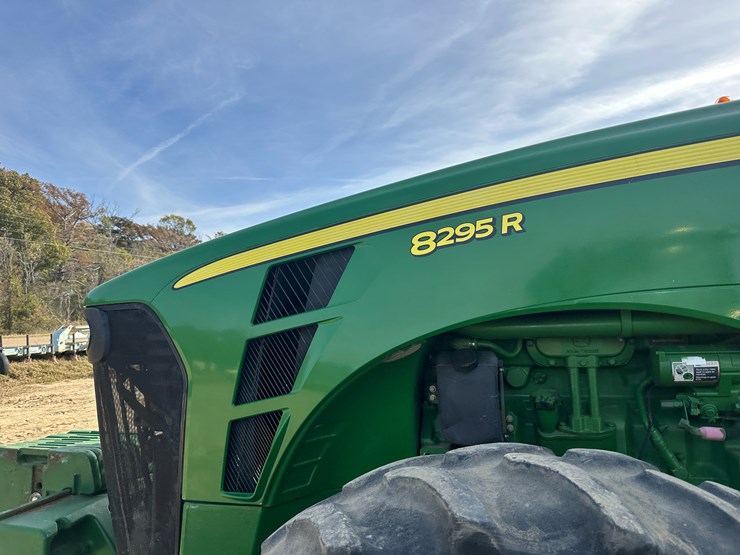2010-john-deere-8295r-image-29