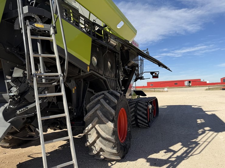 2022-claas-lexion-7500-image-62