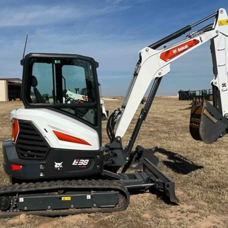 5802024 Bobcat E38 Mini Excavator