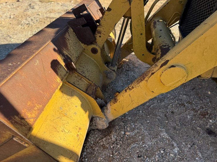 caterpillar-420d-image-58