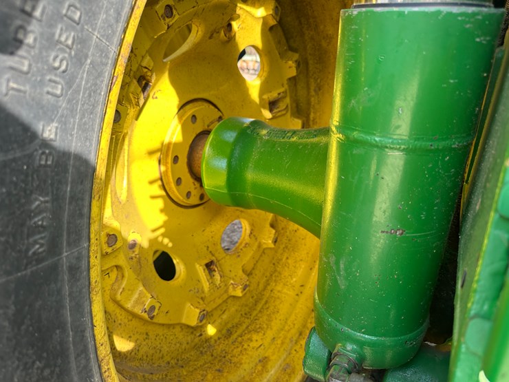 2010-john-deere-8295r-image-13