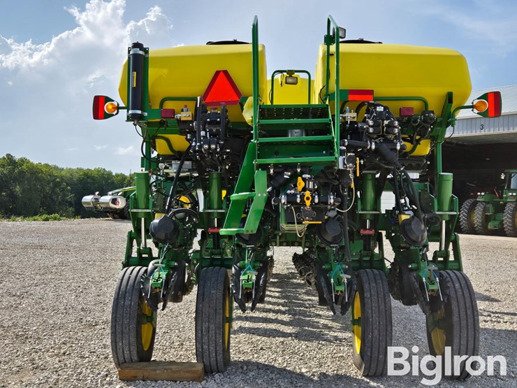 2019-john-deere-1775nt-image-6
