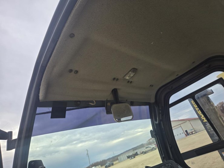 2012-kubota-rtv1100-image-21