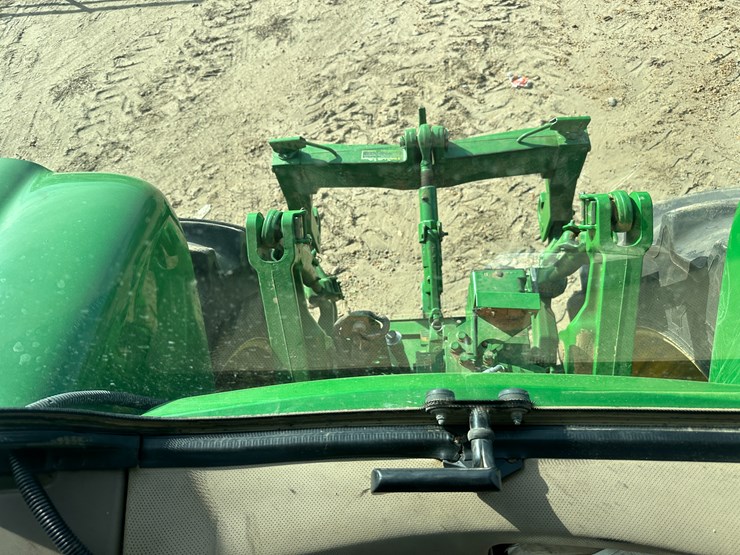2013-john-deere-8285r-image-58