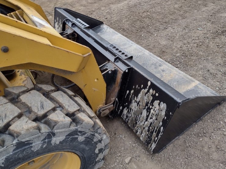 caterpillar-246d-image-17