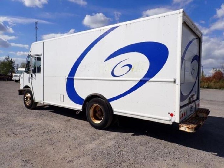 2013-freightliner-mt55-image-7