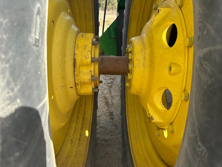 2013-john-deere-8285r-image-14