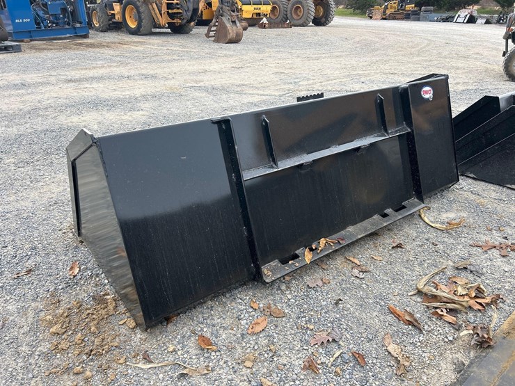 unused-84"-snow-material-bucket-attachment-image-3