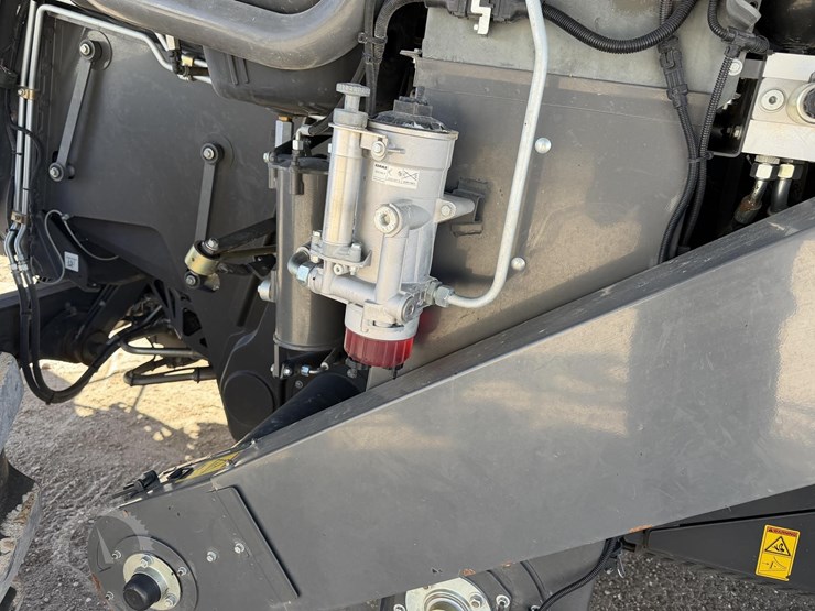 2022-claas-lexion-7500-image-49