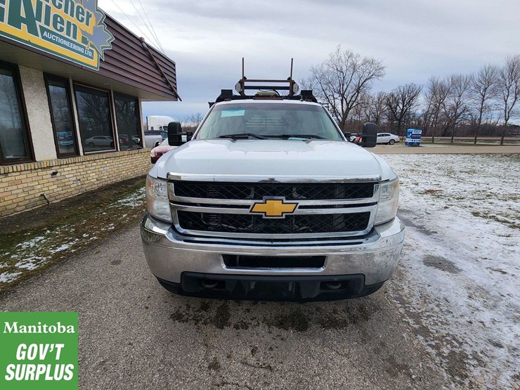 2013-chevrolet-silverado-3500hd-image-13