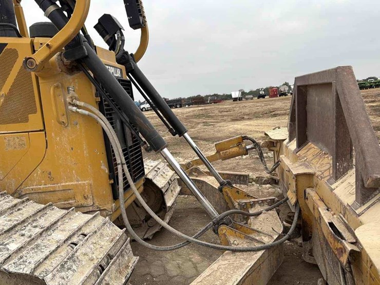 caterpillar-d6t-lgp-image-15