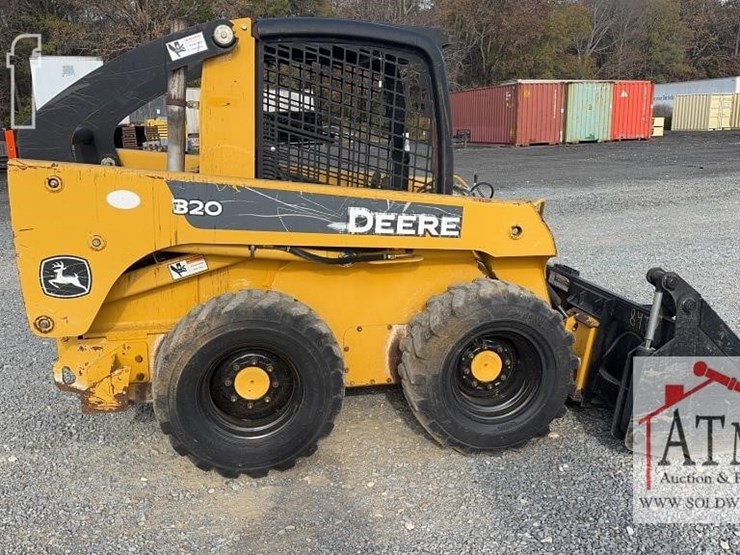 2008-deere-320-image-2